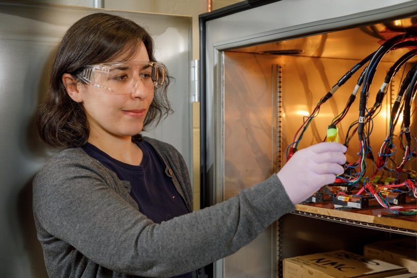 Yuliya tests batteries in her lab to understand how their performance degrades under different conditions.