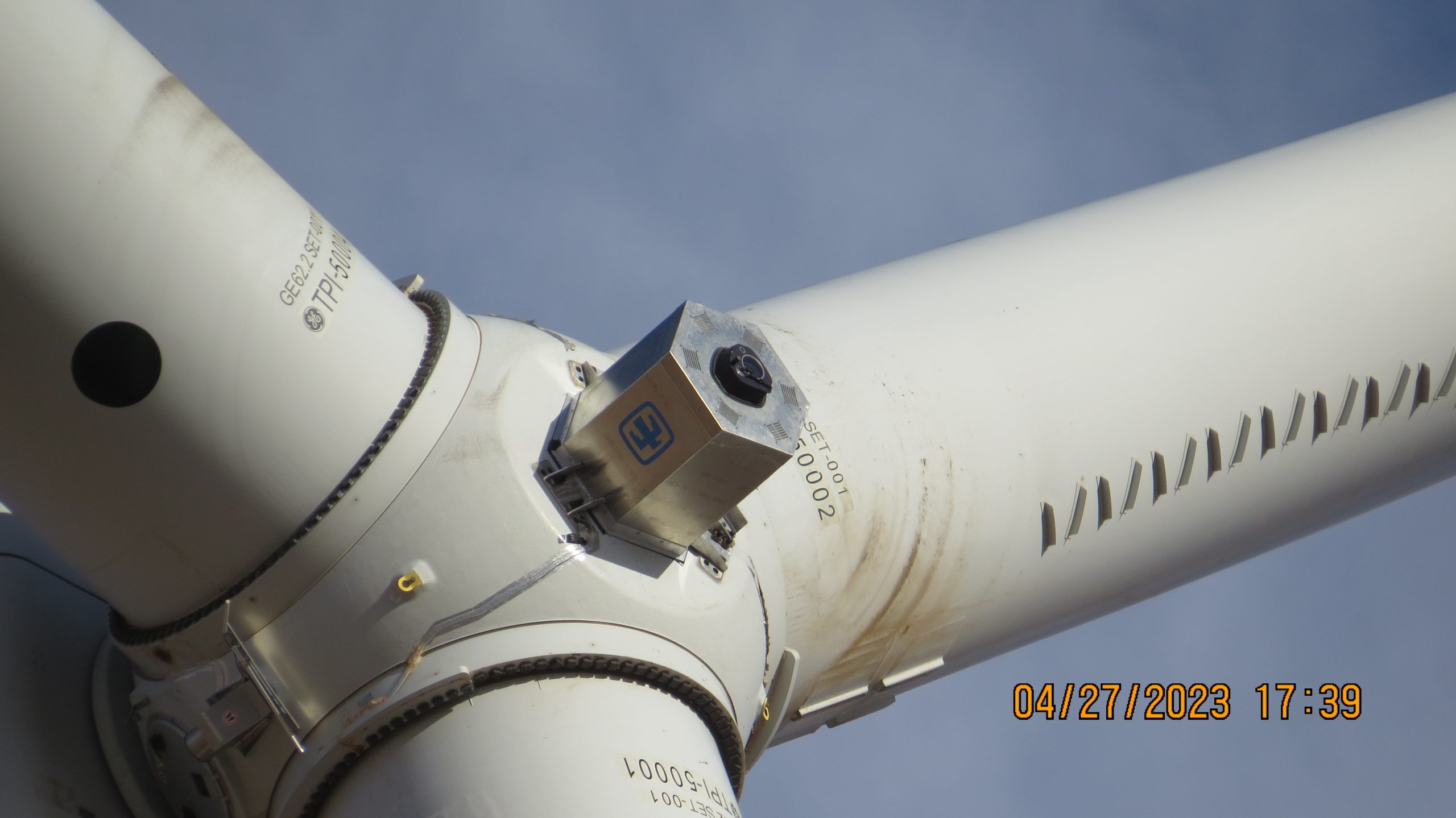 Image of the SpinnerLidar affixed to the GE wind turbine