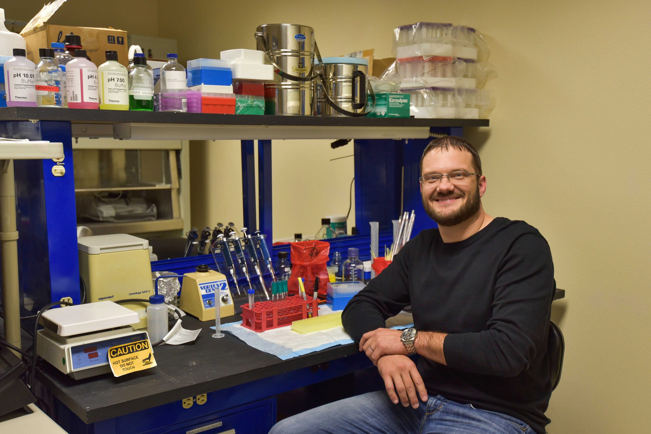 Bill Arndt in biosafety demonstration lab